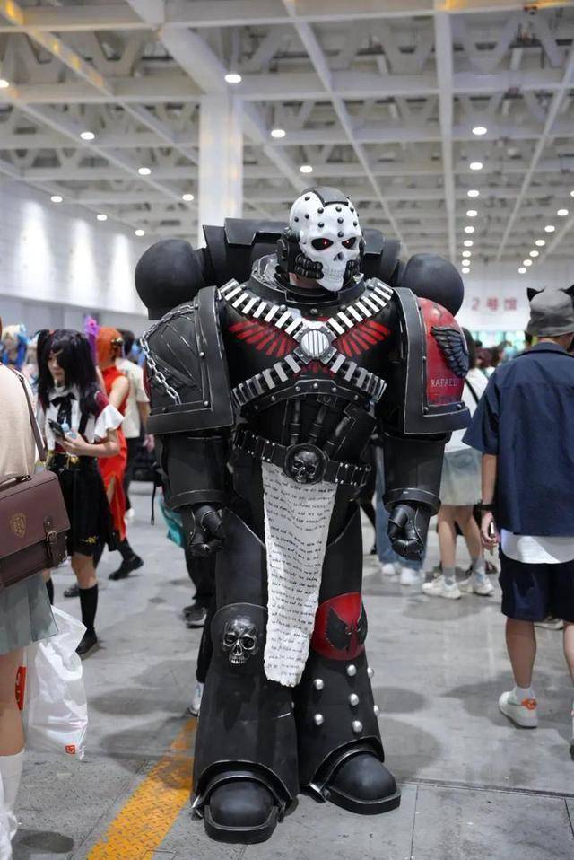 凸显身材的胶衣、泳装被漫展禁止cos，合理吗？插图4