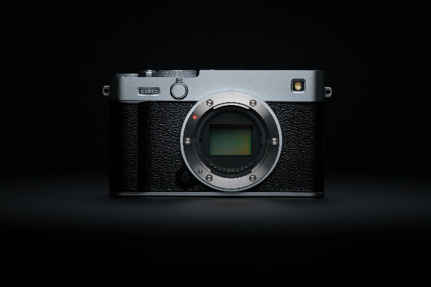 富士胶片推出无反数码相机 “FUJIFILM X-E5”