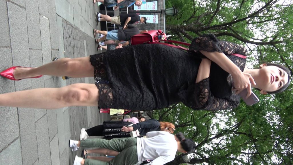 精选街拍摄影 No.001 性感蕾丝包臀裙高跟美女 [1V/1.40GB]插图1