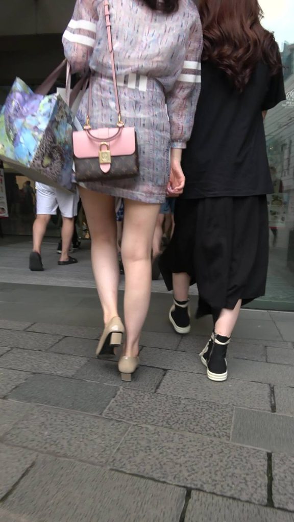 精选街拍摄影 No.002 性感美腿连衣裙MM [1V/1.34GB]插图