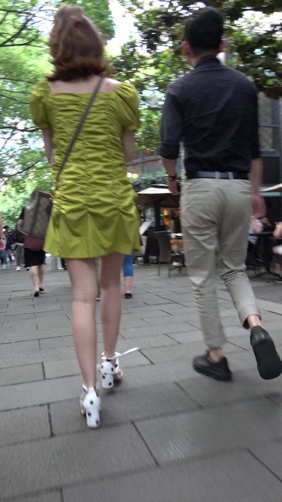 精选街拍摄影 No.003 性感连衣裙性感高跟美眉 [1V/942MB]插图4