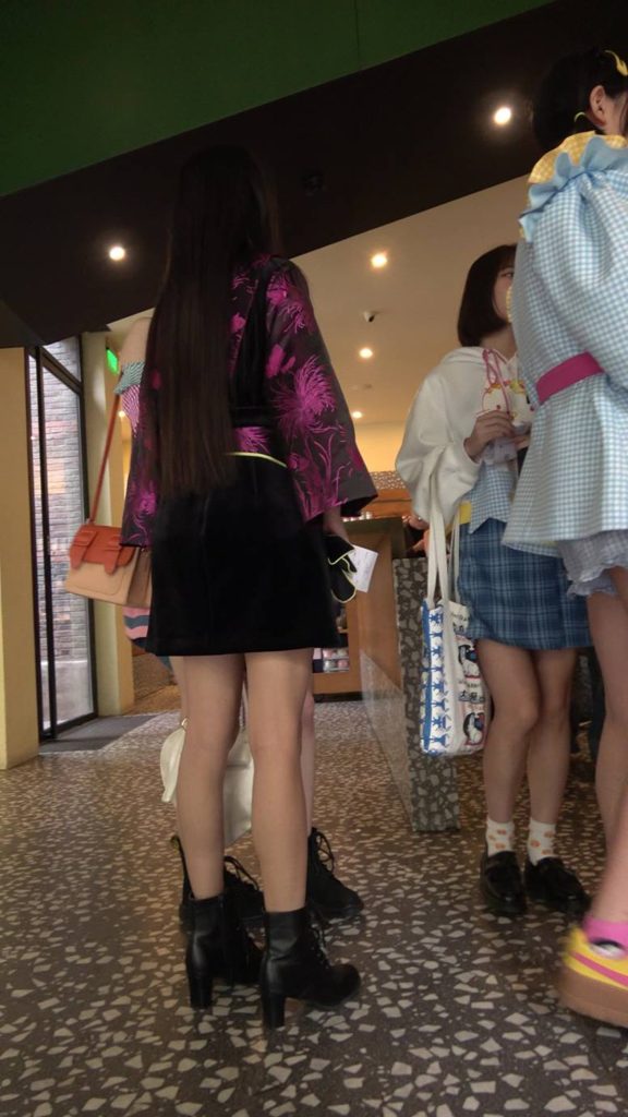 精选街拍摄影 No.005 可爱的长腿长发美眉 [1V/2.60GB]插图5