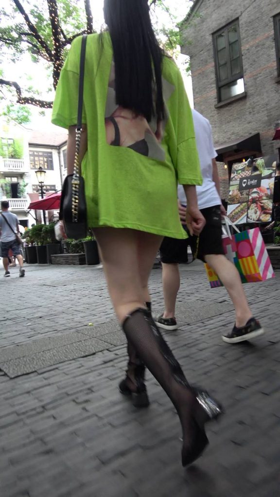 精选街拍摄影 No.007 美腿长靴黑色鸭舌帽美眉 [1V/1.15GB]插图4