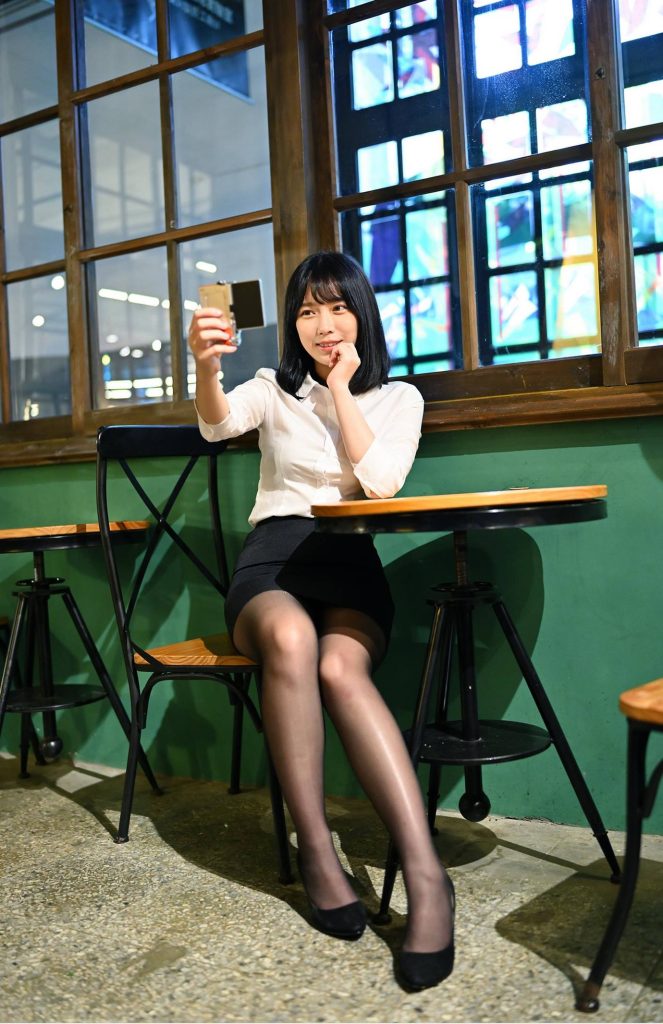 精选街拍摄影 No.043 塔塔醬 OL黑絲美腿 [53P/18MB]插图