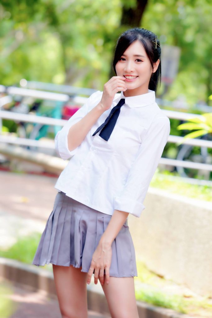 精选街拍摄影 No.051 張筠 短裙黑絲高跟美腿 [24P/137MB]插图4