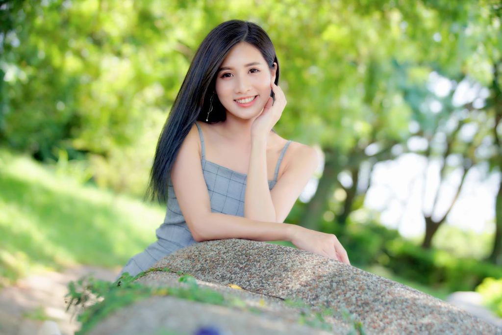 精选街拍摄影 No.051 張筠 短裙黑絲高跟美腿 [24P/137MB]插图