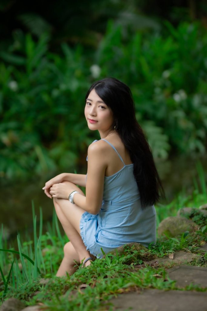 精选街拍摄影 No.064 湘芹 藍吊帶連衣裙涼高美腿 [26P/32MB]插图4