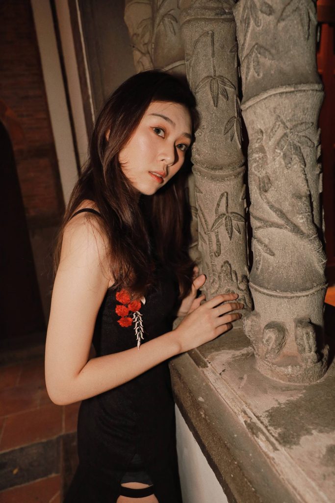 精选街拍摄影 No.067 文文熊 黑色旗袍絲襪高跟美腿 [54P/77MB]插图2