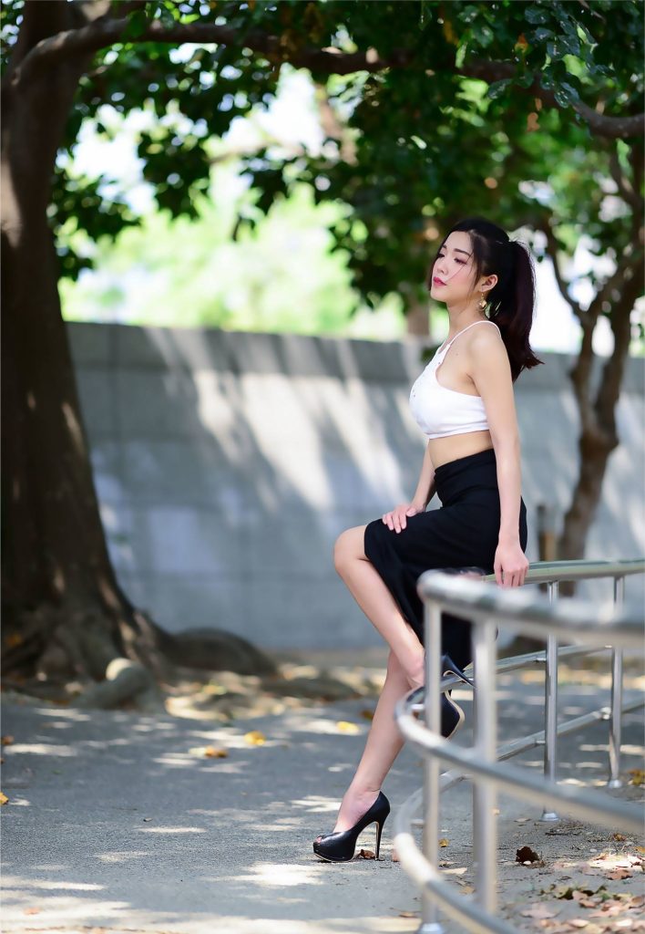 精选街拍摄影 No.088 莎莎 露肚高衩長裙高跟美腿 [122P/244MB]插图1