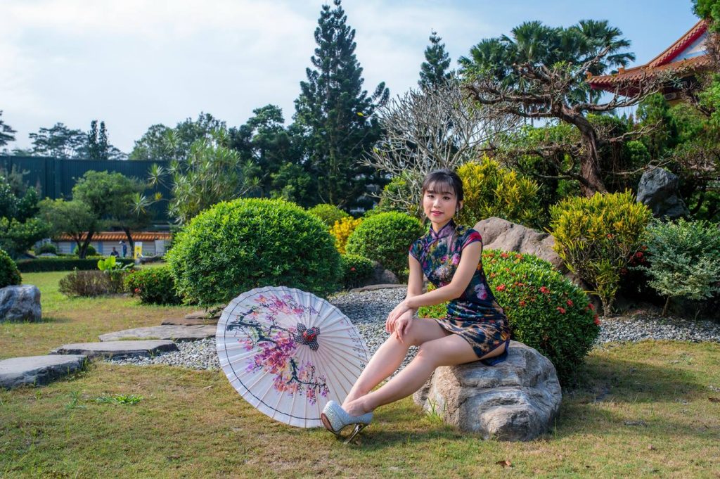 精选街拍摄影 No.097 余宸 短旗袍高跟美腿 [131P/203MB]插图3