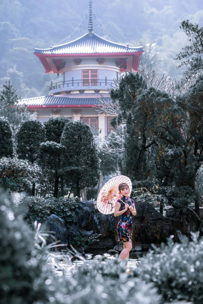 精选街拍摄影 No.097 余宸 短旗袍高跟美腿 [131P/203MB]插图