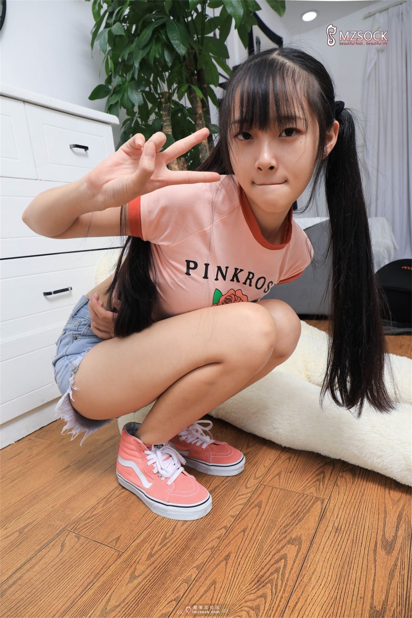 爱美足社区 2019-12-25 NO.085 叮叮 [66P/210MB]-无料摄影圈