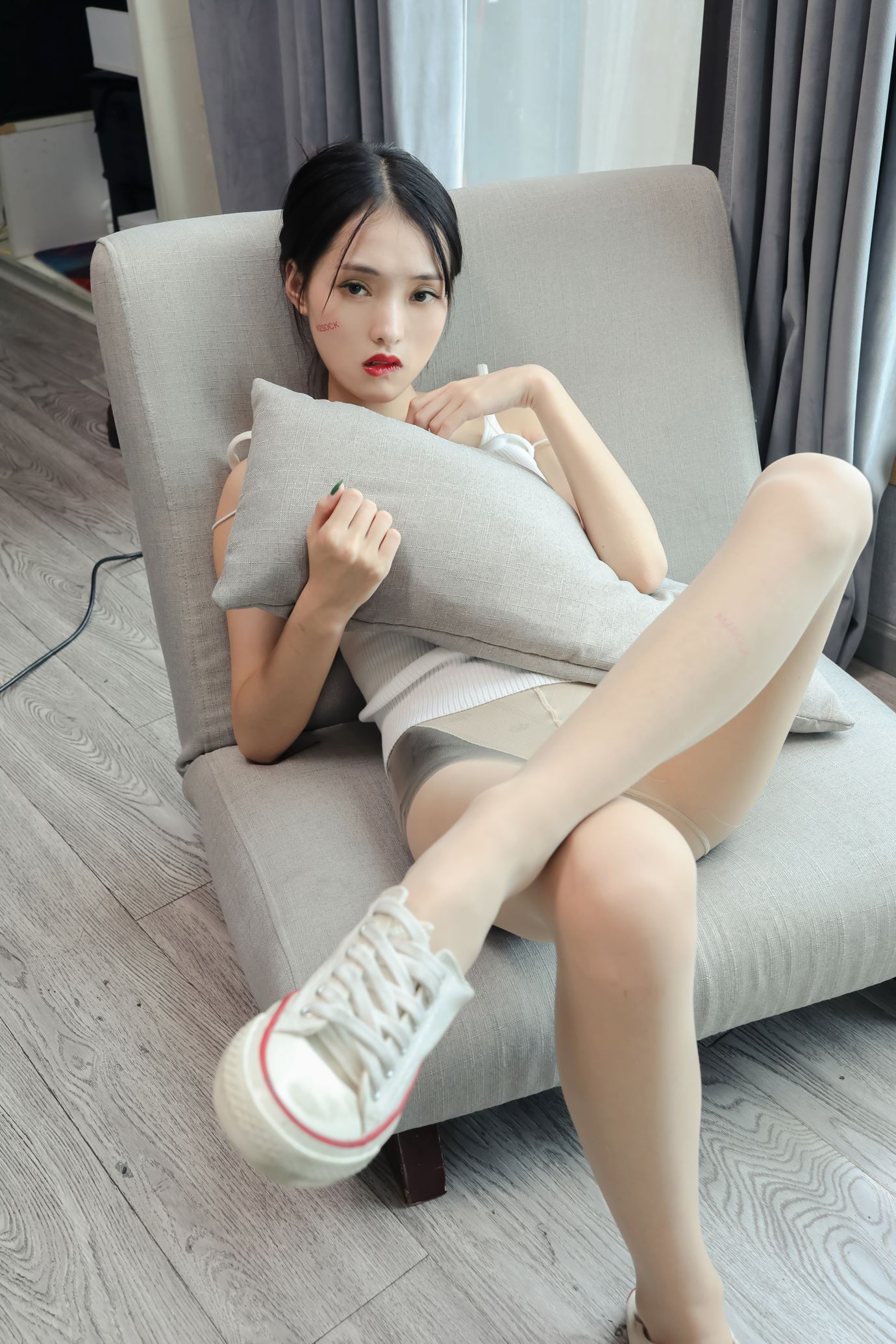 [MZSOCK]爱美足 NO.098 茜茜[81P/757MB]-无料摄影圈