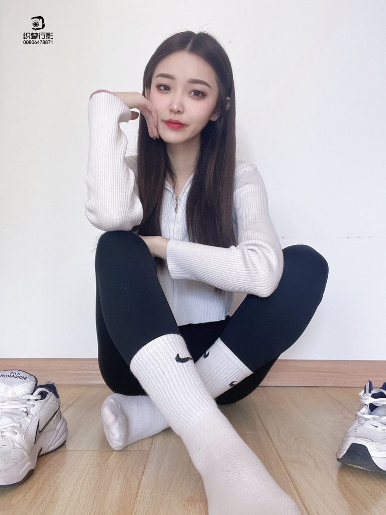 [织梦映像]NO.013 美女自拍系列第001期[77P/1V/2.10GB]插图