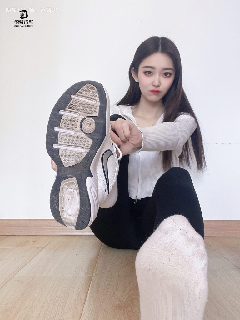 [织梦映像]NO.013 美女自拍系列第001期[77P/1V/2.10GB]插图1