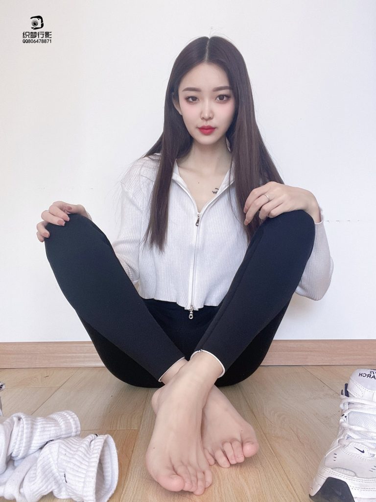 [织梦映像]NO.013 美女自拍系列第001期[77P/1V/2.10GB]插图2