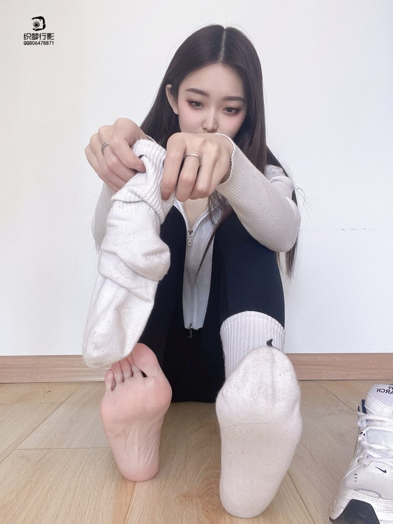 [织梦映像]NO.013 美女自拍系列第001期[77P/1V/2.10GB]插图3