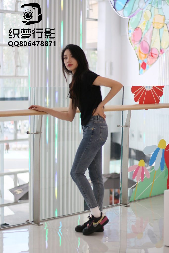 [织梦映像]NO.018 大家闺秀大美女白袜裸足[100P/1V/2.22GB]插图