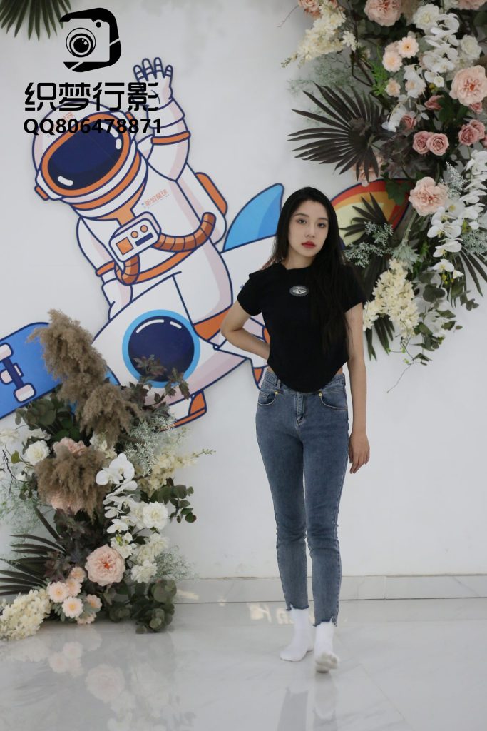 [织梦映像]NO.018 大家闺秀大美女白袜裸足[100P/1V/2.22GB]插图2