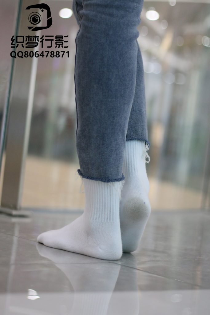 [织梦映像]NO.018 大家闺秀大美女白袜裸足[100P/1V/2.22GB]插图3