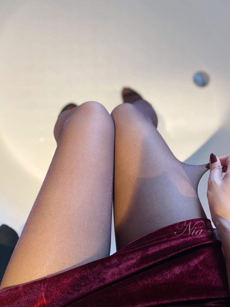 网紅Coser@安乔乔儿(Nia乔乔) 002 御姐的夜晚 [96P/1V/1.2G]插图3