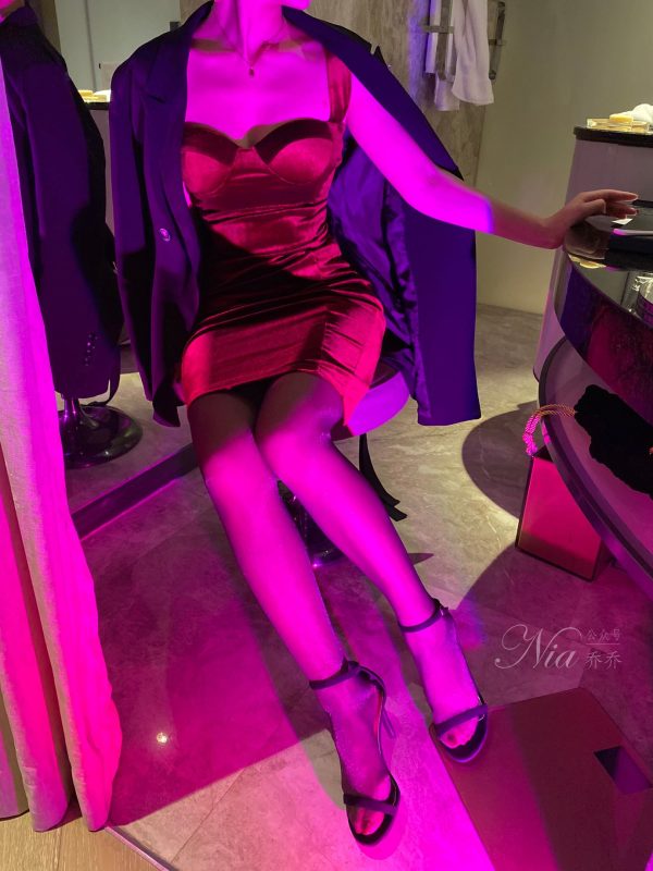 网紅Coser@安乔乔儿(Nia乔乔) 002 御姐的夜晚 [96P/1V/1.2G]-无料摄影圈