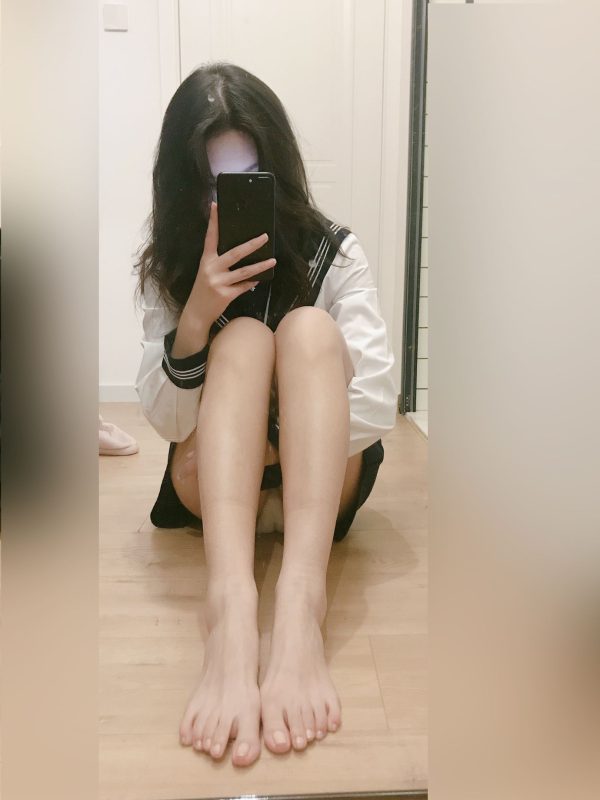 安乔乔儿(Nia乔乔) NO.006 学姐来了[124P/223MB]-无料摄影圈