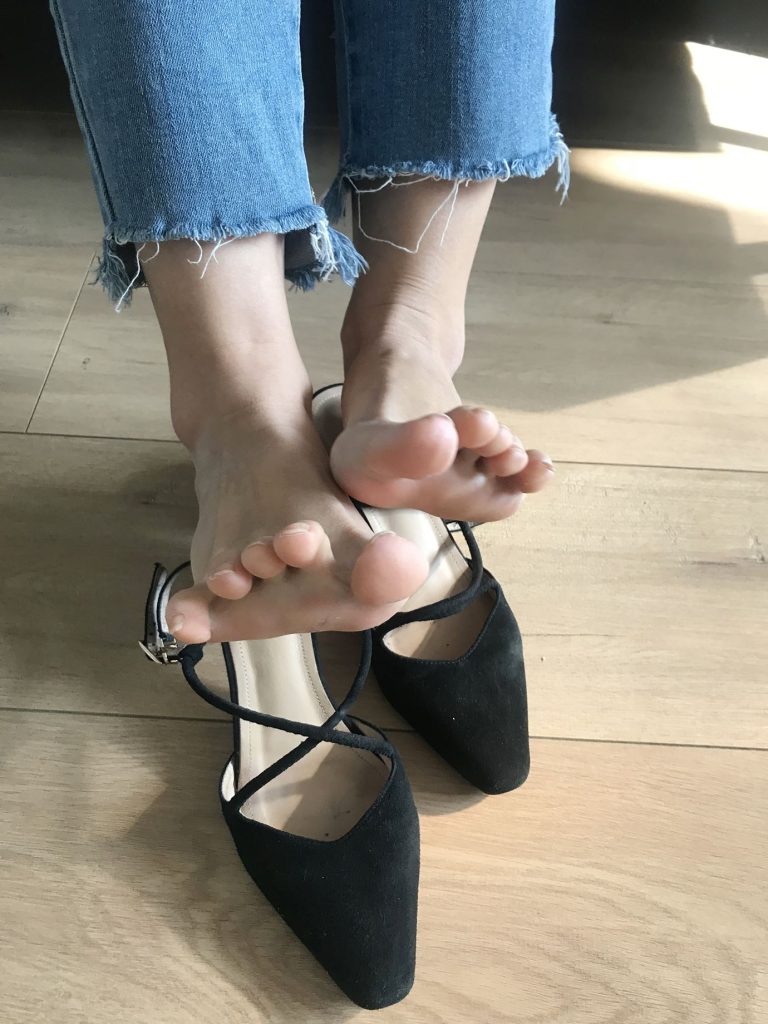 安乔乔儿(Nia乔乔) NO.015 脏脚踩鸡蛋[116P/412MB]插图2