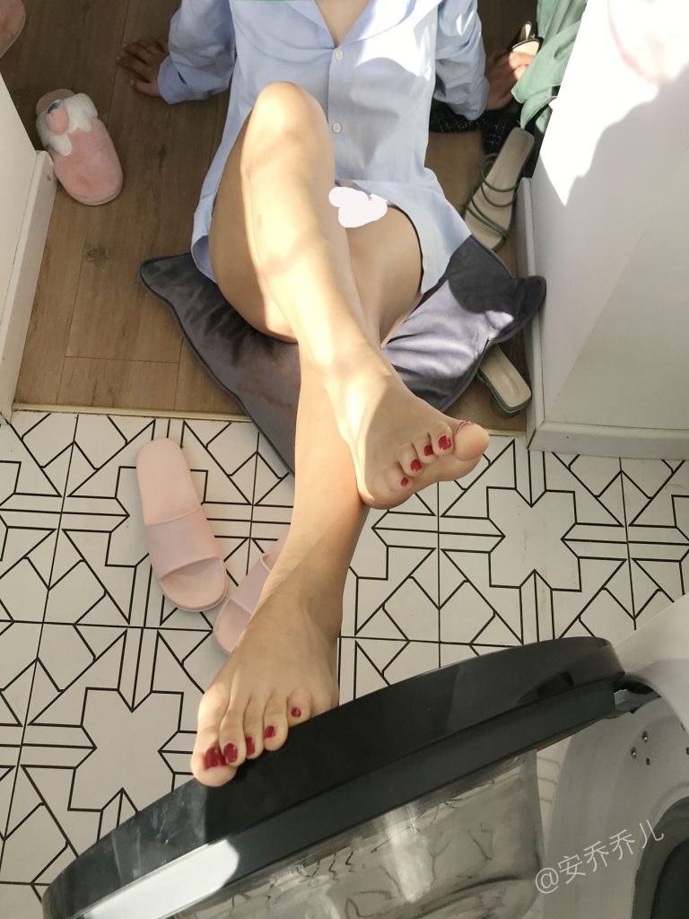 安乔乔儿(Nia乔乔) NO.016 阳台洗衣房[104P/476MB]插图3