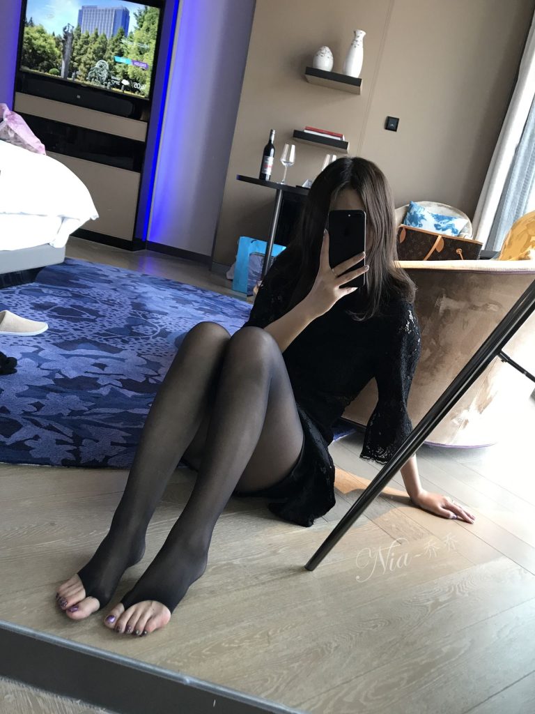 安乔乔儿(Nia乔乔) NO.024 出差刚到酒店呀[118P/491MB]插图