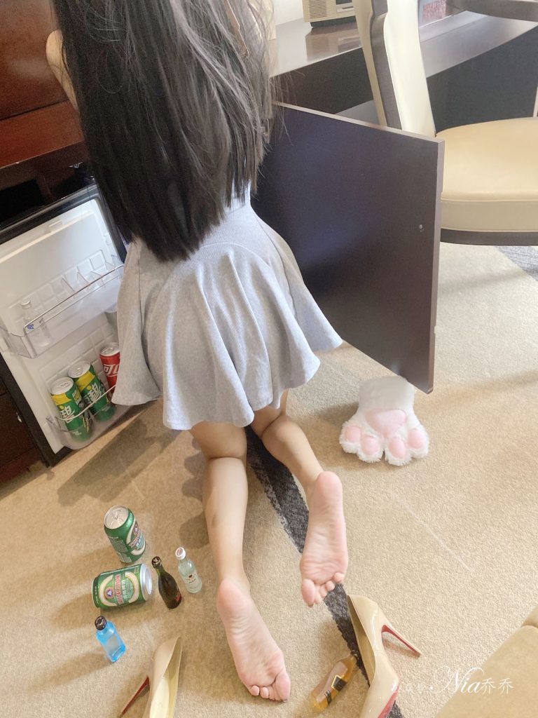 安乔乔儿(Nia乔乔) NO.028 做你的猫[57P/284MB]插图3