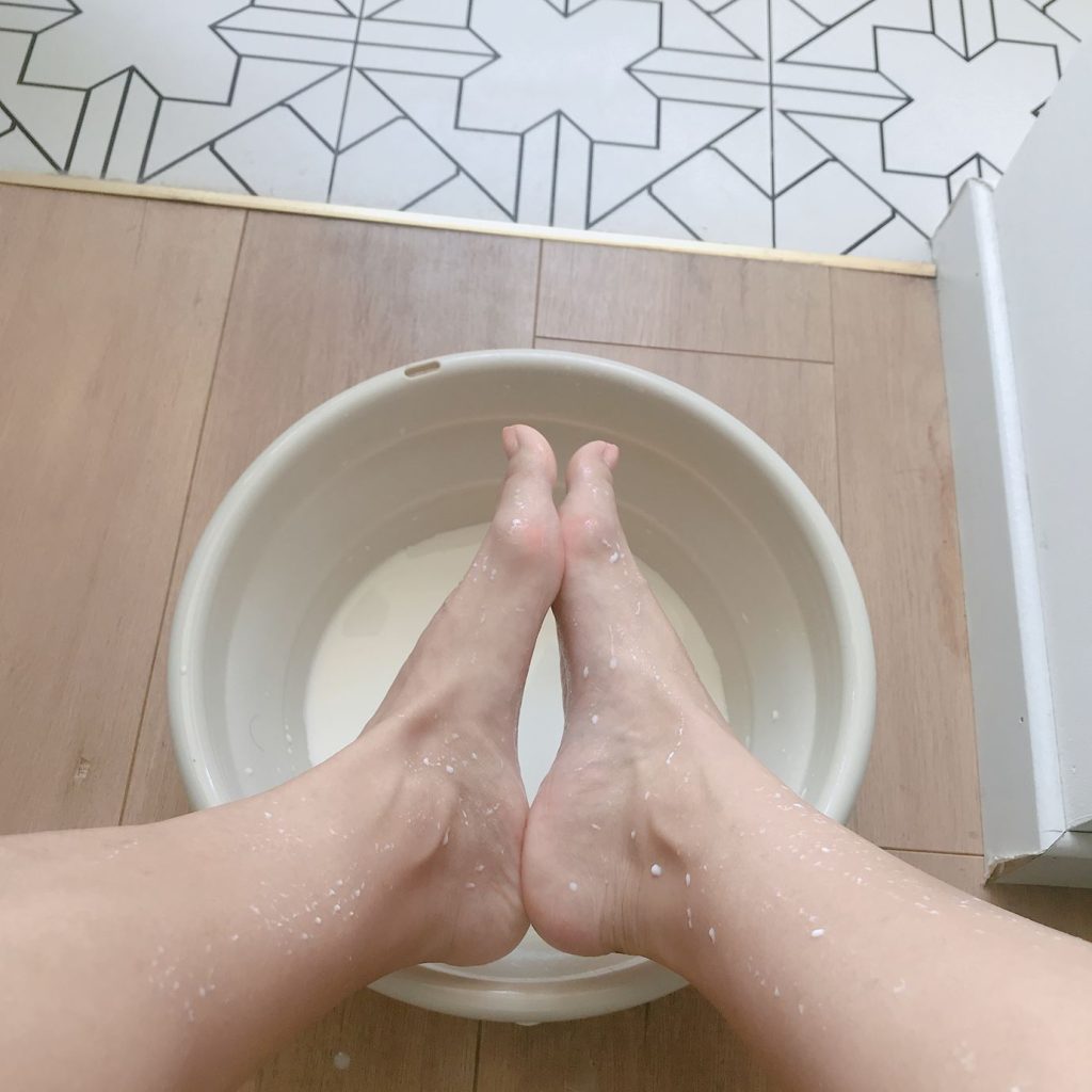 网紅Coser@安乔乔儿(Nia乔乔) 029 牛奶洗脚[102P/144MB]插图