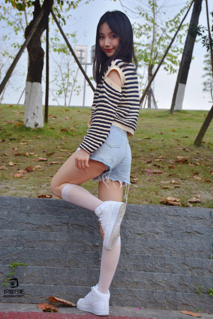 [织梦映像]NO.025 超甜美少女后作，夕阳西下断肠人在天涯[80P/1V/2.45GB]插图1