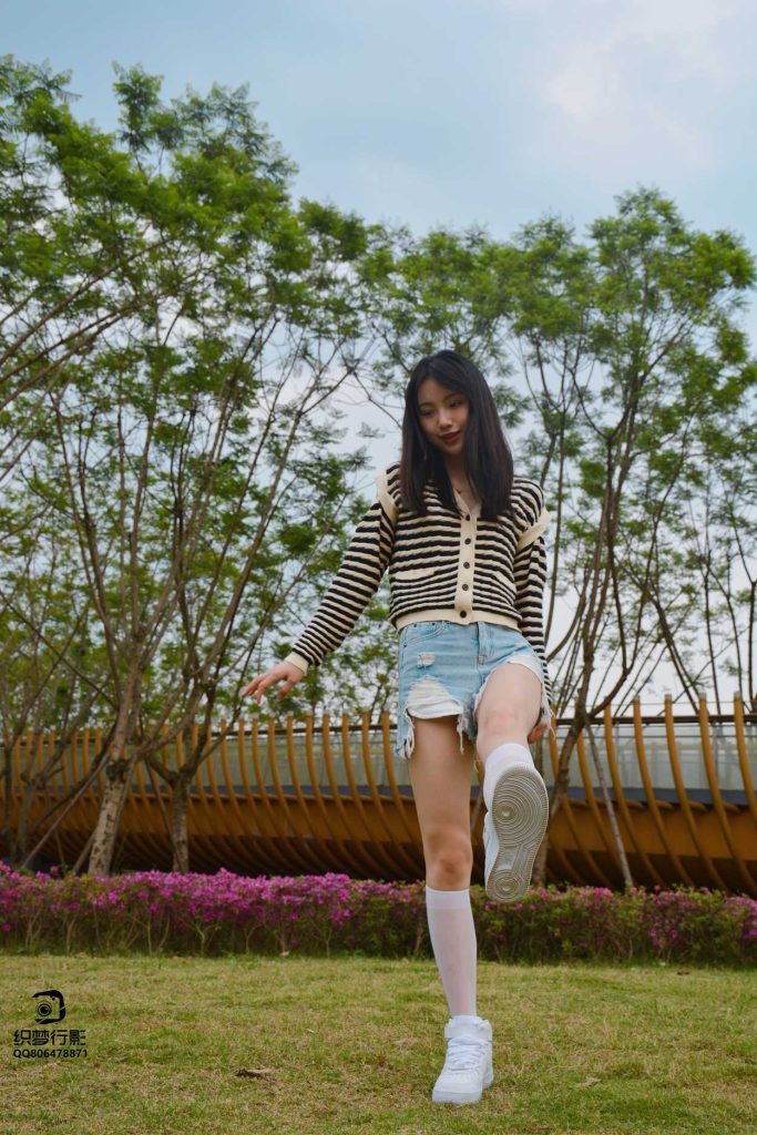 [织梦映像]NO.025 超甜美少女后作，夕阳西下断肠人在天涯[80P/1V/2.45GB]插图2