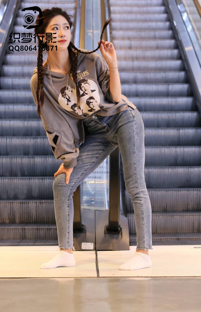 [织梦映像]NO.026 地下车库-光影交错的人生[250P/5V/10.8GB]插图1