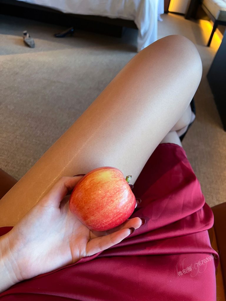 安乔乔儿(Nia乔乔) NO.048 茶色开裆丝[115P/764MB]插图2