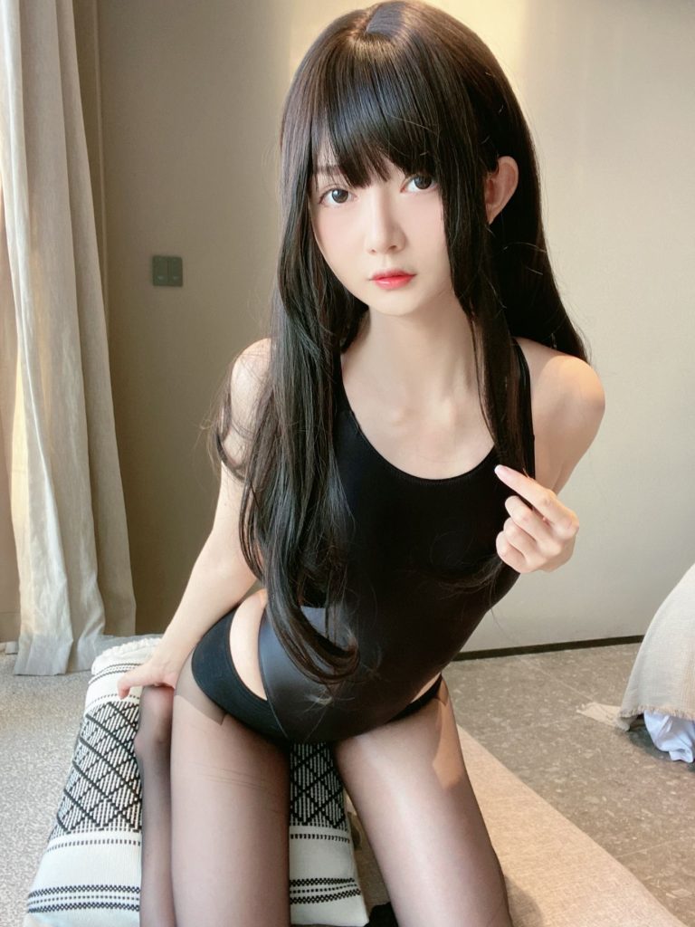 51酱 NO.001 – 黑红泳装[72P/2V/329MB]插图1