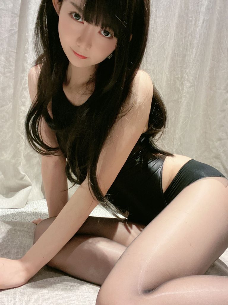 51酱 NO.001 – 黑红泳装[72P/2V/329MB]插图3