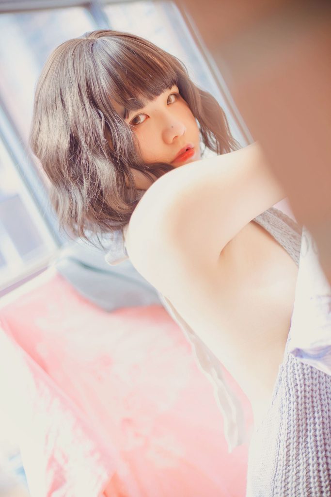 阿半今天很开心 NO.003 – 露背毛衣[28P/157MB]插图2