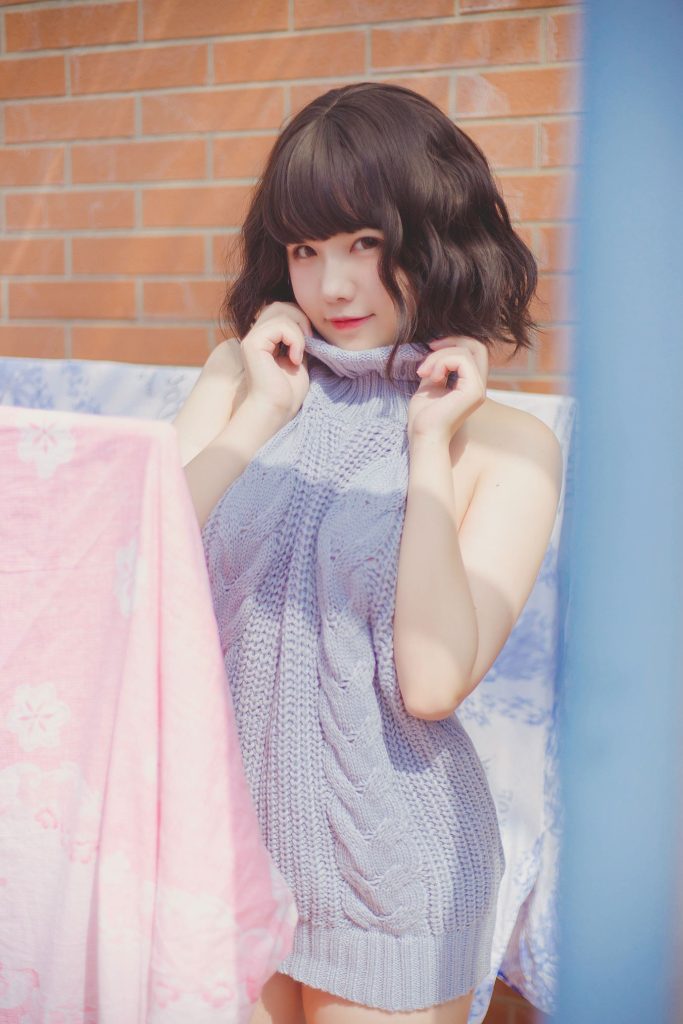 阿半今天很开心 NO.003 – 露背毛衣[28P/157MB]插图3