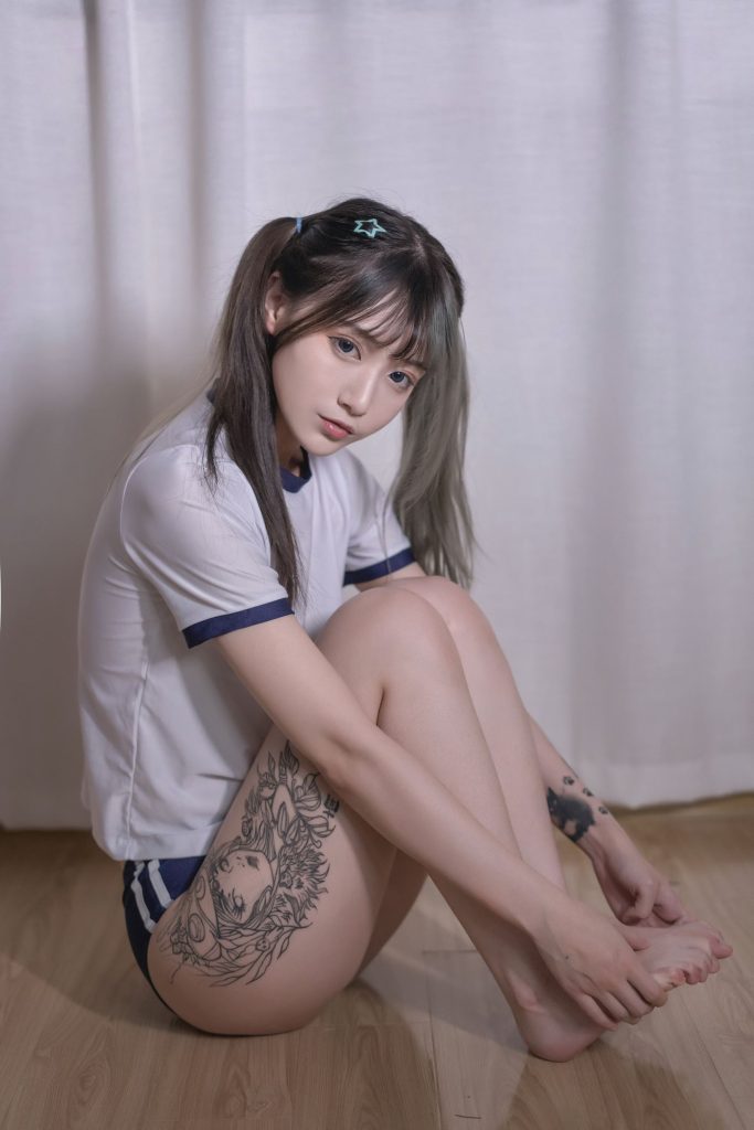 爱老师_PhD NO.045 – 体操服[18P/236MB]-无料摄影圈