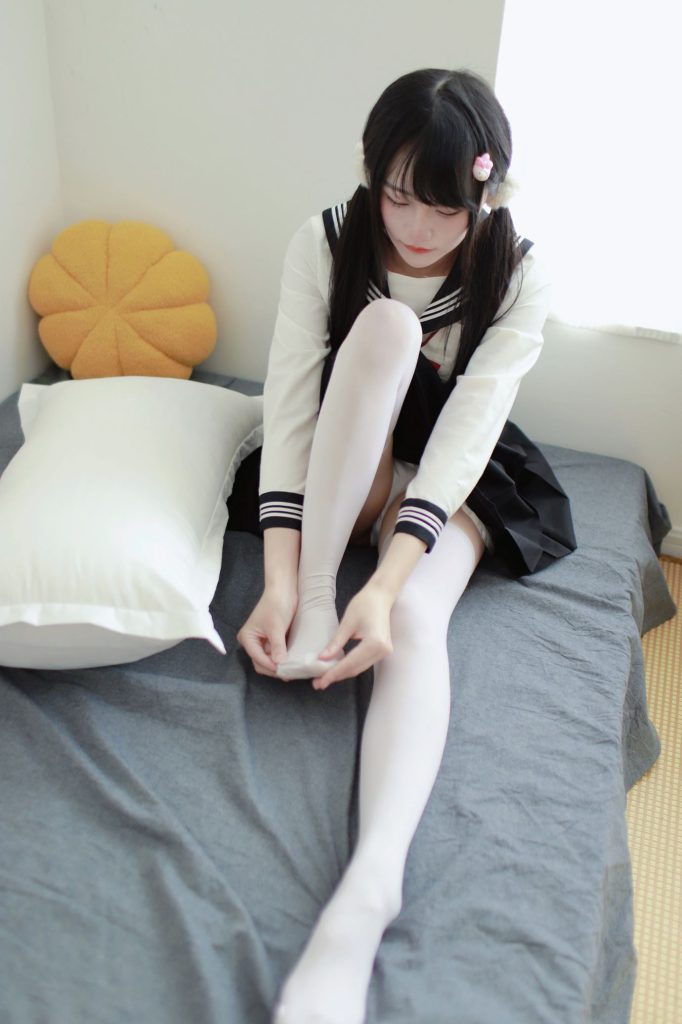 嗷呜酱 NO.001 – 水手服[48P/410MB]插图1