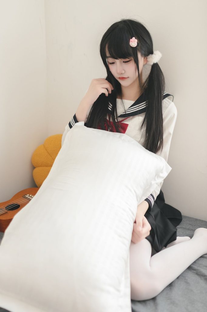 嗷呜酱 NO.001 – 水手服[48P/410MB]-无料摄影圈