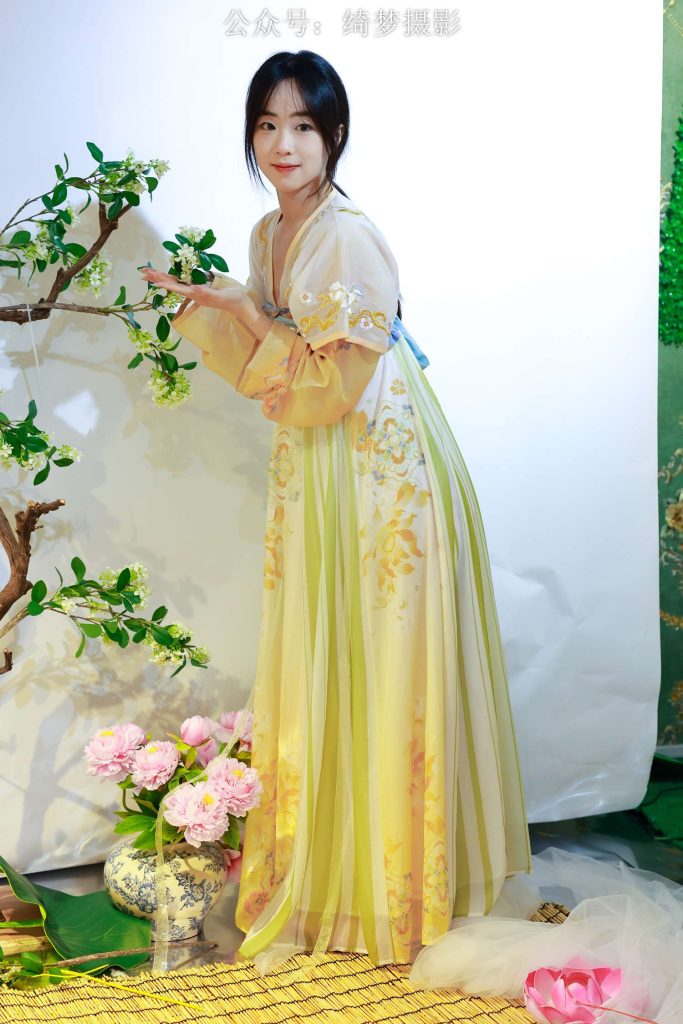 绮梦摄影 2024.08.26 NO.007 Aubrey 精选版[168P/1V/7.52GB]插图1