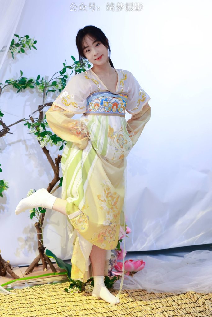 绮梦摄影 2024.08.26 NO.007 Aubrey 精选版[168P/1V/7.52GB]插图2