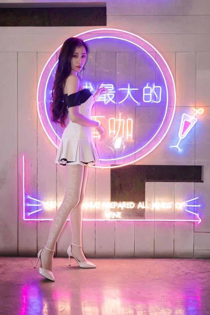 尤蜜丝摄影作品 NO.029 穿搭推广展示图集 腿控[43P/272MB]插图1