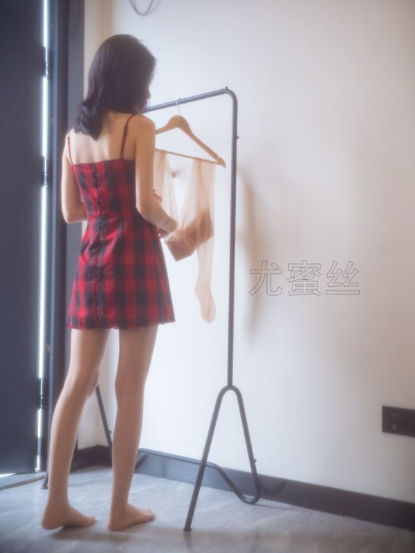 尤蜜丝摄影作品 NO.034 穿搭推广展示图集 清晨的肉丝和红格子裙[88P/1.60GB]-无料摄影圈