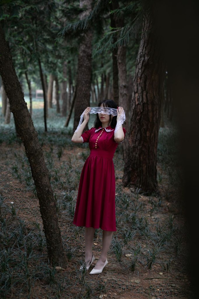 尤蜜丝摄影作品 NO.044 穿搭推广展示图集 红裙森林[55P/372MB]插图3