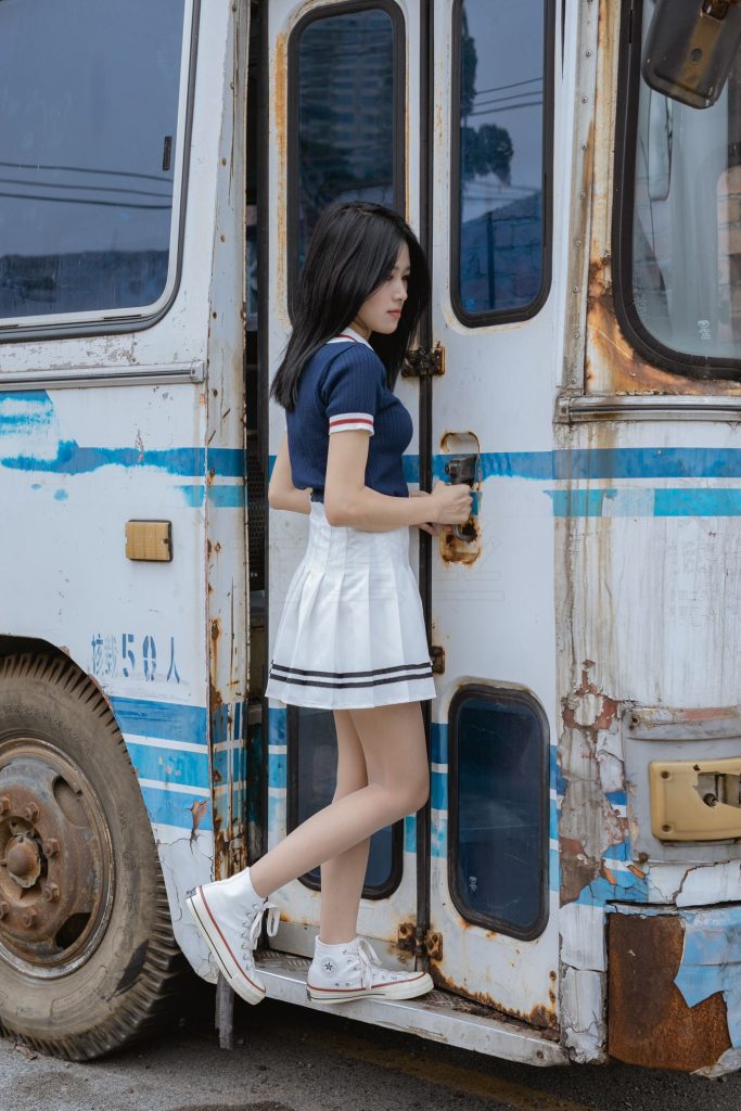 尤蜜丝摄影作品 NO.048 穿搭推广展示图集 绝对领域[51P/431MB]插图3