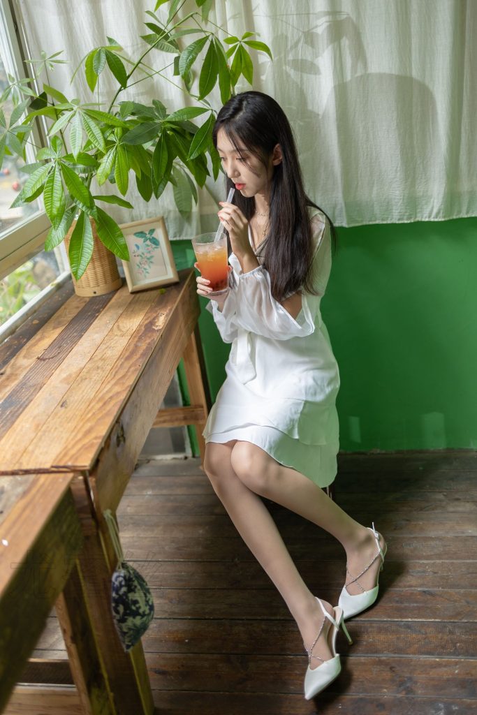 尤蜜丝摄影作品 NO.060 穿搭推广展示图集[82P/1V/909MB]插图1